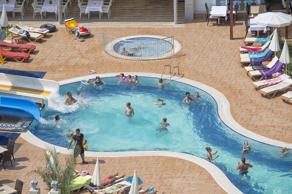 Crystal Towers Hotel de apartamente